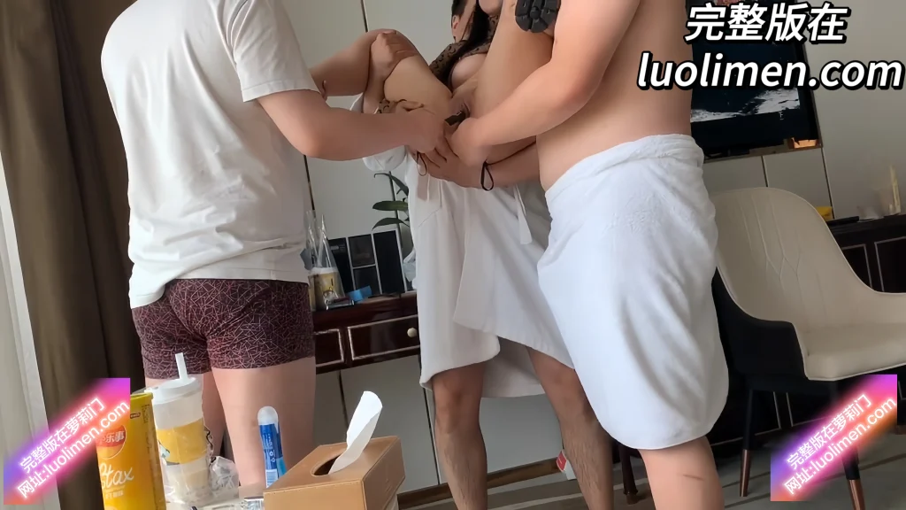 图片[5]-推特黑白dom老Zz 最新私拍合集 极限SM调教萝莉御姐人妻教师母狗 捆绑鞭打灌肠舔脚多场景-萝莉门 LUOLIMEN