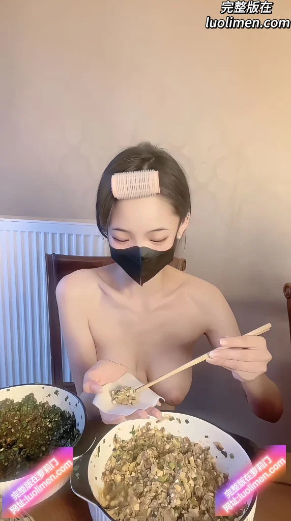 图片[2]-一口白桃七@Ykbaitao7 – [288门槛] 11分钟 巨乳福利姬 全裸在家包饺子 裸舞露出萝莉-萝莉门 LUOLIMEN